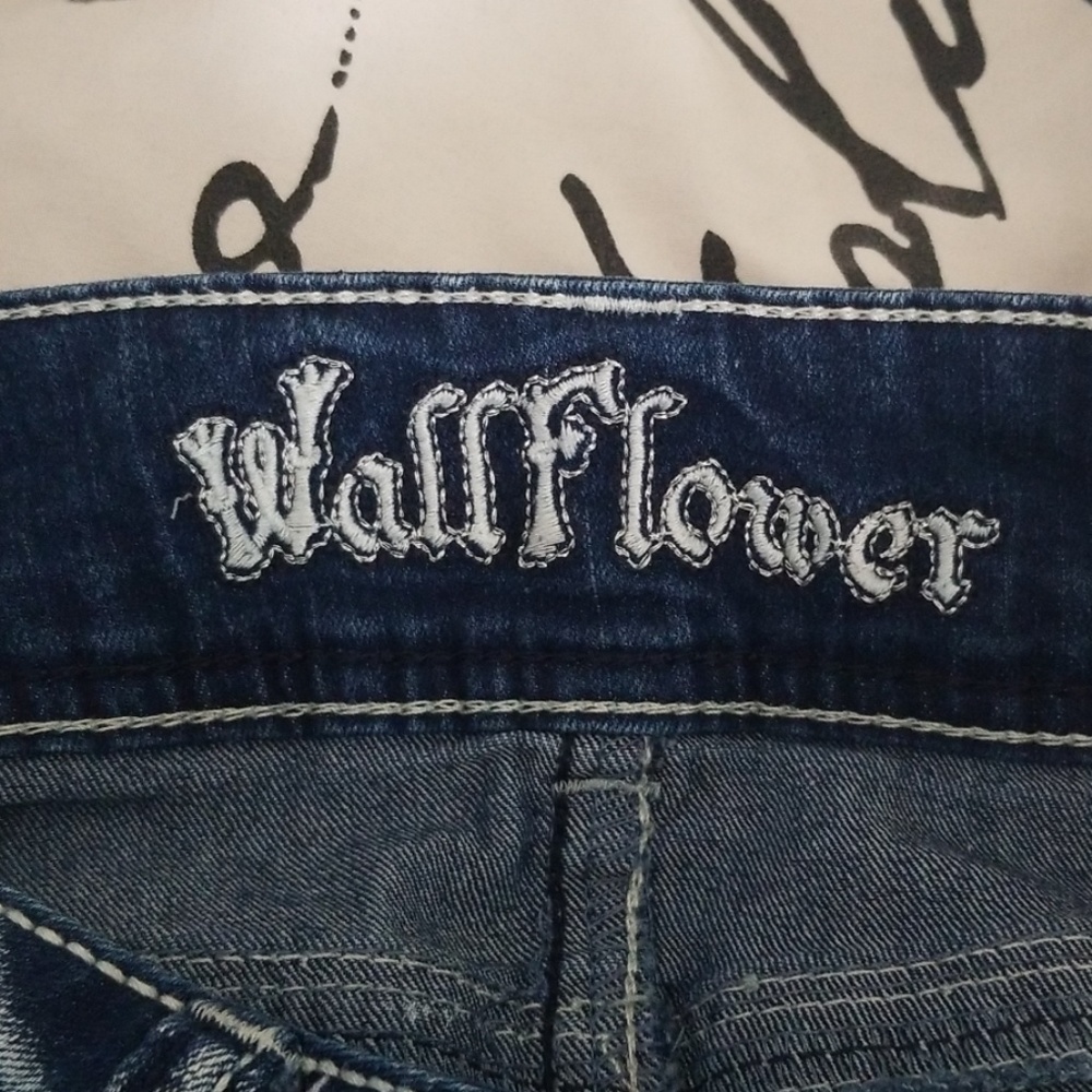 Capris - Picture 3 of 3